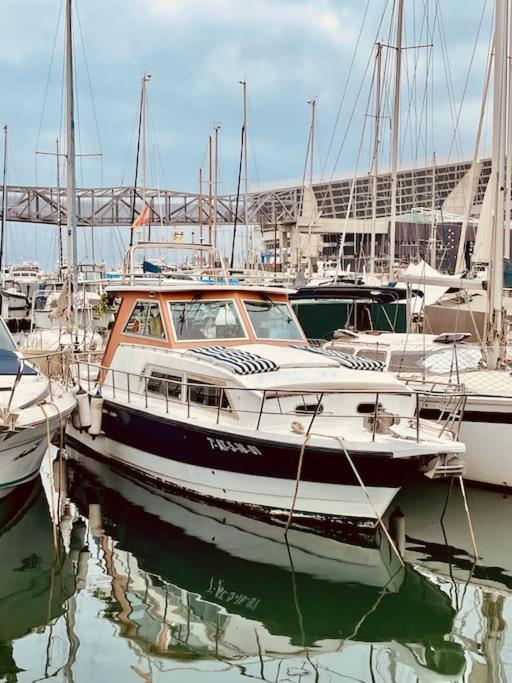 Hotel Vintage Classic 70S Boat! Sant Adria de Besos Exterior foto